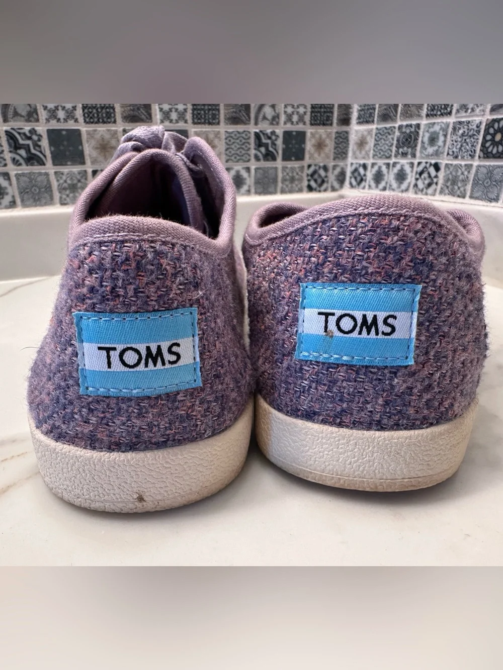 Tom’s purple sneakers tennis shoes 8 worn one time excellent condition